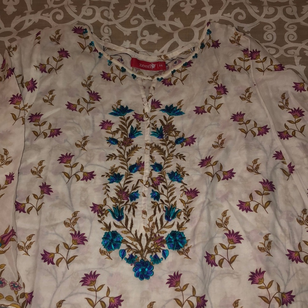 Zeen Kurti